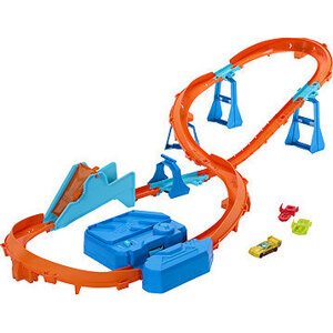 Hot Wheels Track Creator Nabušená sada s motorizovaným boosterom